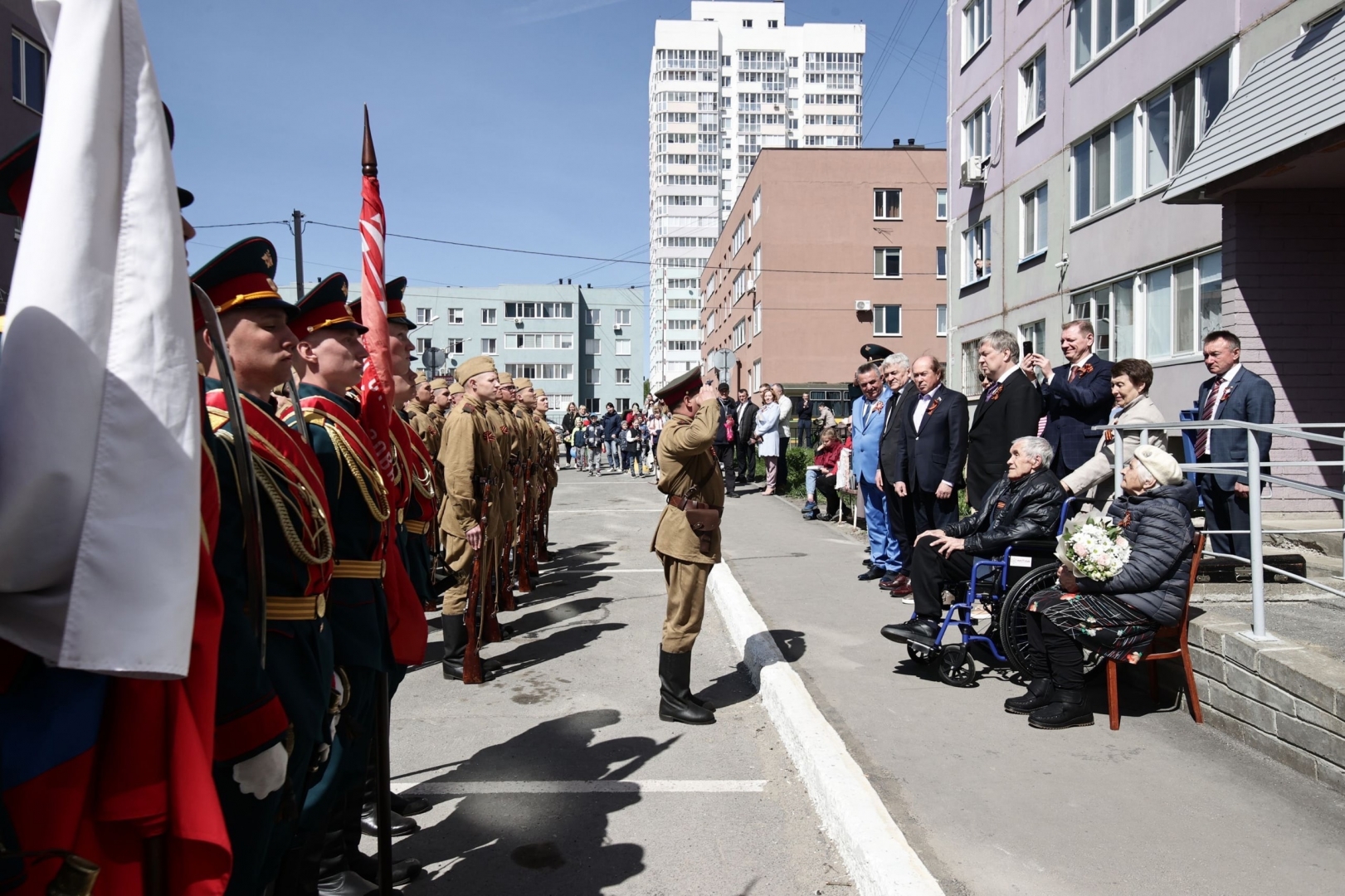 В преддверии Дня Победы в Ульяновске пройдут парады у домов ветеранов.